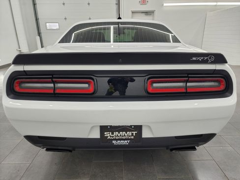 Used 2017 Dodge Challenger SRT Hellcat RWD image 27