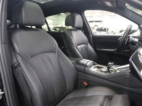 Used 2022 BMW X6 M50i AWD/4WD image 19
