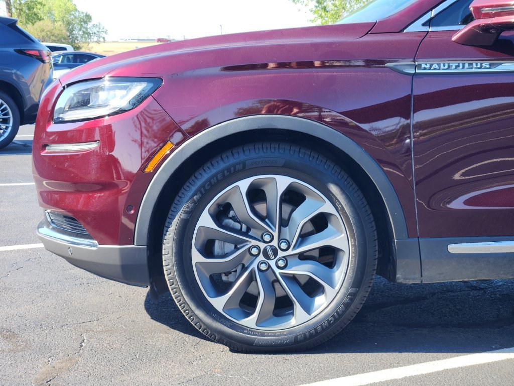Used 2022 Lincoln Nautilus Reserve w/ Equipment Group 201A AWD/4WD image 8