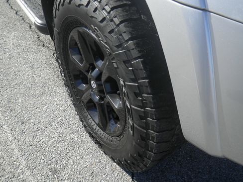 Used 2017 Toyota 4Runner SR5 image 7