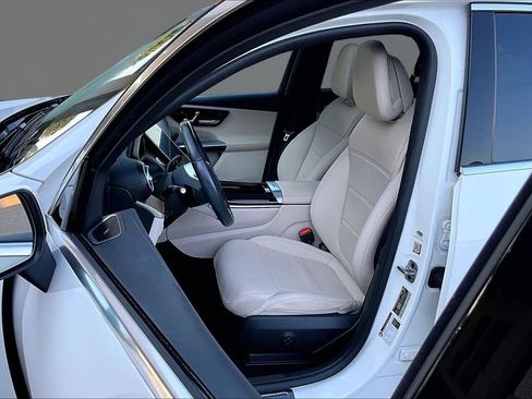 Used 2023 Mercedes-Benz GLC 300 4MATIC image 25