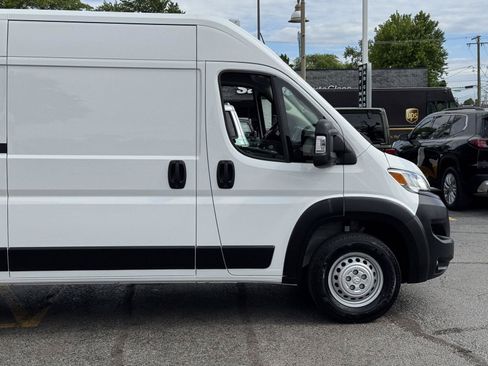 Used 2026 RAM ProMaster 2500 w/ Convenience Group FWD image 15