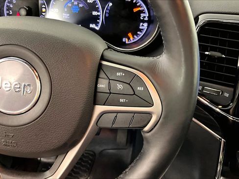 Used 2019 Jeep Grand Cherokee Limited AWD/4WD image 24
