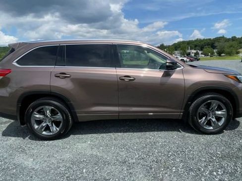 Certified 2018 Toyota Highlander Limited Platinum w/ Carpet Mat Package (TMS) AWD/4WD image 9