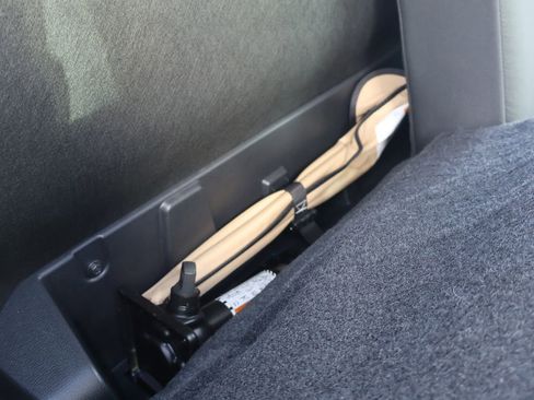 Used 2025 Toyota Tacoma TRD Sport image 29