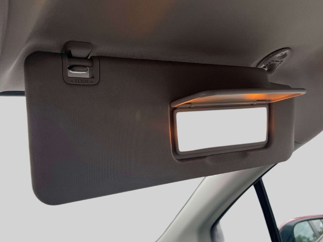 Used 2024 Toyota Sienna LE FWD image 33