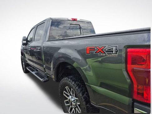 Used 2019 Ford F250 Lariat w/ Lariat Ultimate Package AWD/4WD image 11