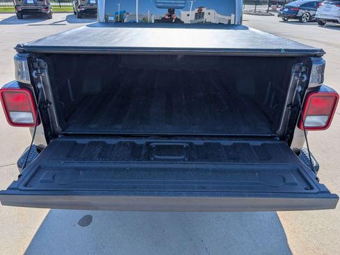 Used 2025 Jeep Gladiator Sport AWD/4WD image 31