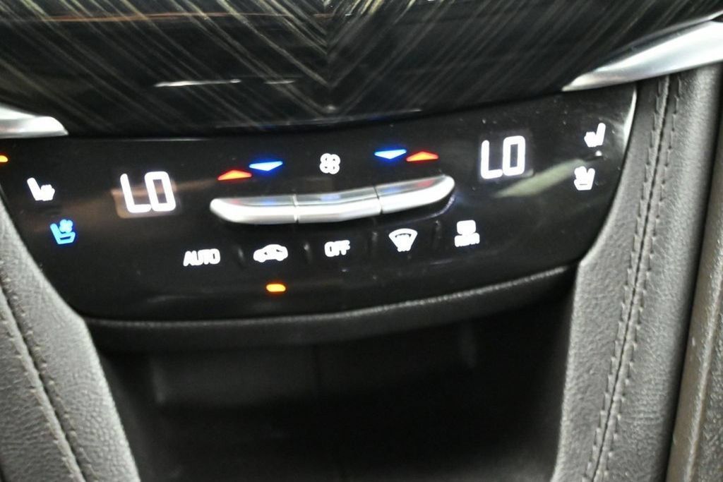 Used 2023 Cadillac XT6 Premium Luxury FWD image 22