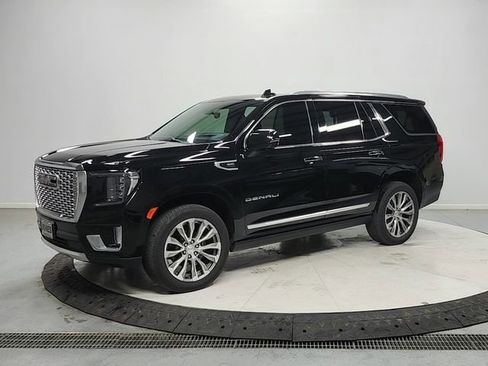 Used 2021 GMC Yukon Denali w/ Advanced Technology Package AWD/4WD image 3
