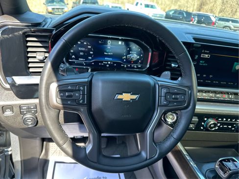 Used 2023 Chevrolet Silverado 1500 High Country w/ High Country Premium Package AWD/4WD image 19