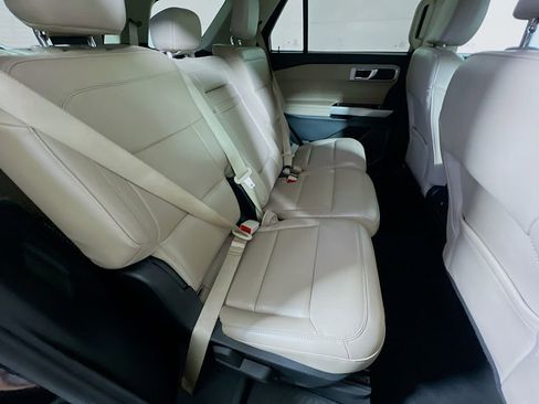 Used 2024 Ford Explorer XLT w/ Equipment Group 202A image 24