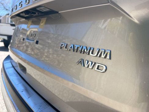 Used 2022 Nissan Rogue Platinum w/ Head-Up Display Package AWD/4WD image 10