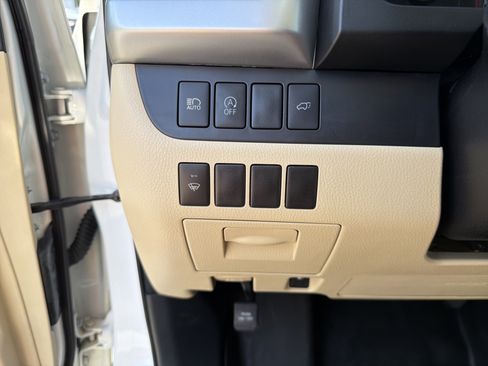 Used 2017 Toyota Highlander XLE image 13