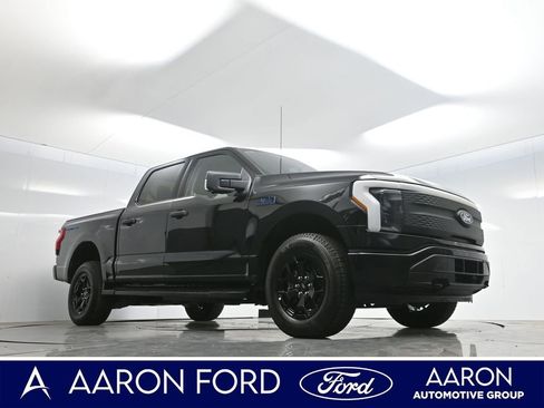 Used 2025 Ford F150 Lightning XLT image 3