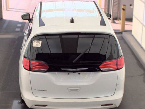 Used 2023 Chrysler Voyager LX FWD image 15
