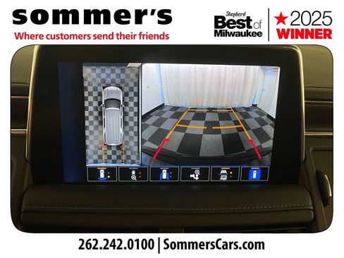 Used 2023 Chevrolet Suburban Z71 w/ Luxury Package AWD/4WD image 18
