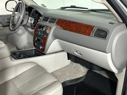 Used 2010 Chevrolet Suburban LT AWD/4WD image 13