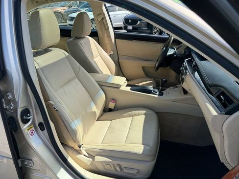 Used 2013 Lexus ES 350 w/ Luxury Pkg FWD image 18