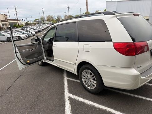 Used 2008 Toyota Sienna LE image 5