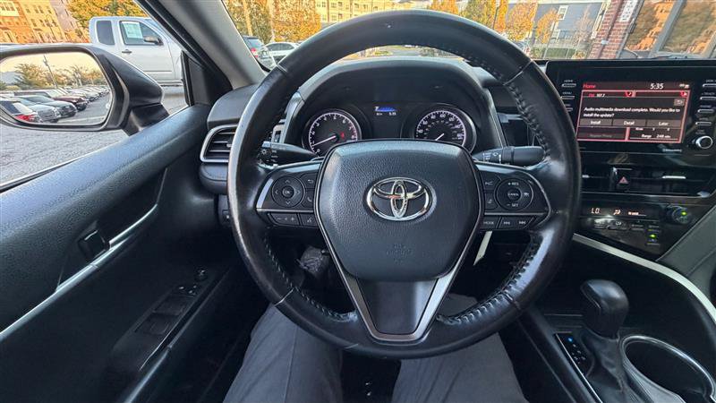 Used 2021 Toyota Camry SE FWD image 31