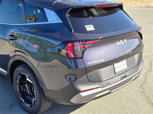 New 2026 Kia Sportage EX image 8