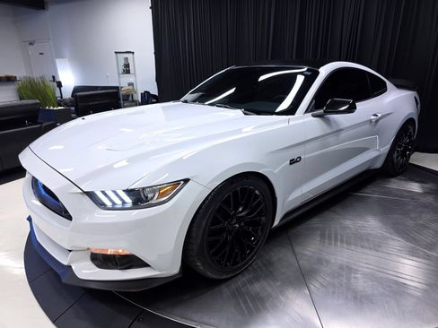 Used 2017 Ford Mustang GT Premium w/ GT Performance Package RWD image 10