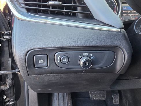 Used 2020 Buick Enclave Essence image 28