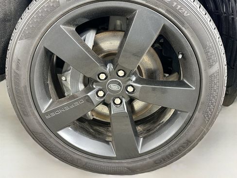 Used 2024 Land Rover Defender 130 X-Dynamic SE AWD/4WD image 10