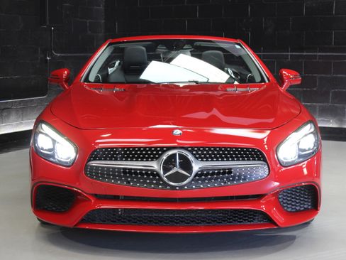 Used 2017 Mercedes-Benz SL 550 image 8