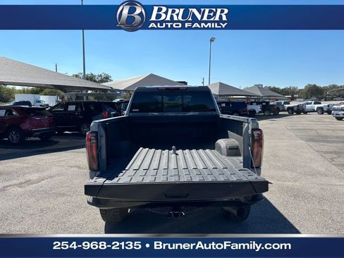 Used 2024 GMC Sierra 2500 AT4X image 7