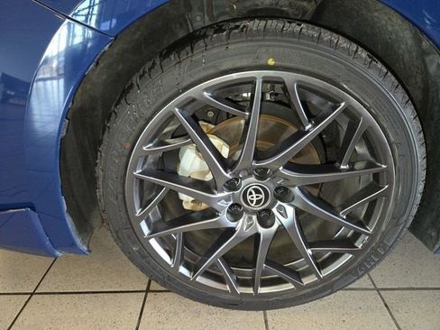 Used 2025 Toyota Camry XSE FWD image 10
