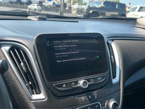 Used 2025 Chevrolet Malibu LT FWD image 30