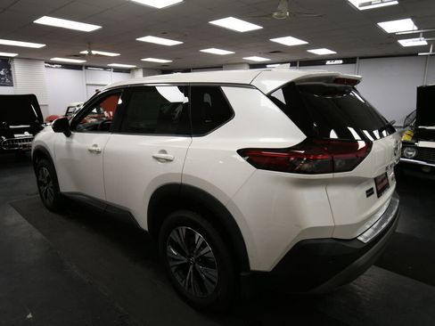 Used 2021 Nissan Rogue SV image 6