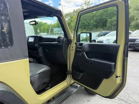 Used 2013 Jeep Wrangler Sahara w/ Connectivity Group AWD/4WD image 15