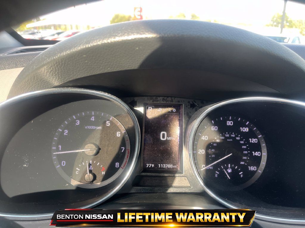 Used 2017 Hyundai Santa Fe Sport FWD image 14