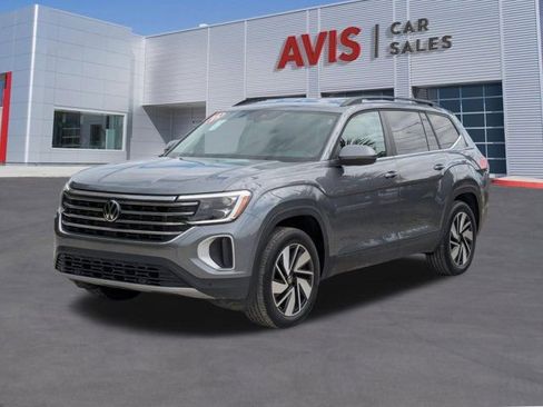 Used 2025 Volkswagen Atlas SE image 1