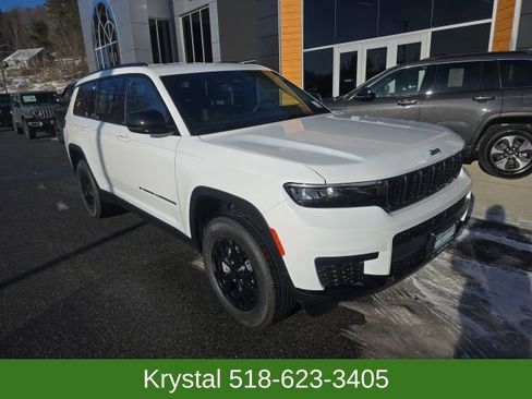 New 2025 Jeep Grand Cherokee L Laredo image 1