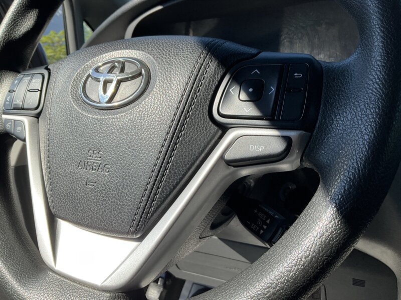 Used 2017 Toyota Sienna LE AWD/4WD image 26
