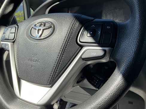 Used 2017 Toyota Sienna LE AWD/4WD image 26