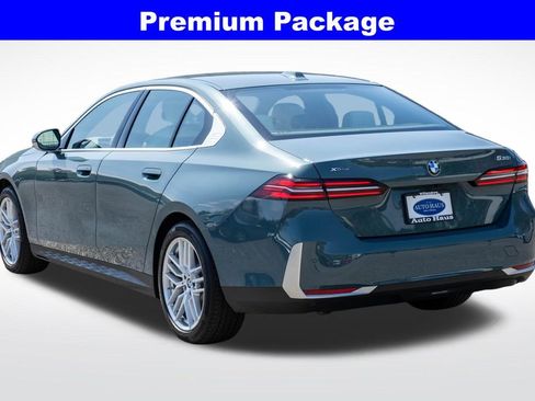 Used 2025 BMW 530i xDrive w/ Premium Package AWD/4WD image 6