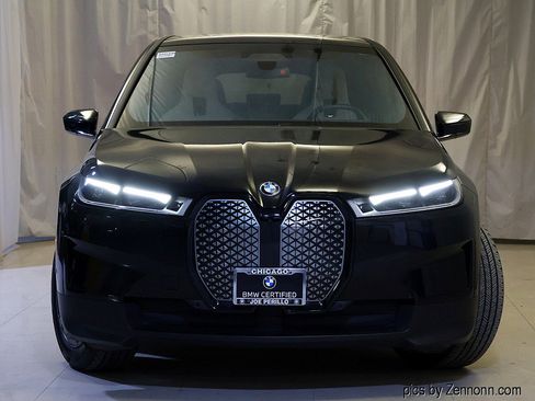 Certified 2023 BMW iX xDrive50 w/ Premium Package image 5