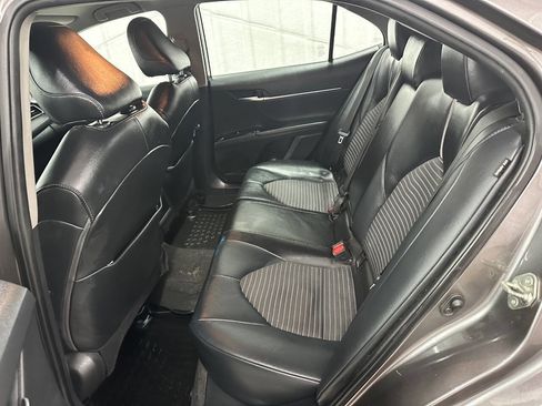 Used 2020 Toyota Camry SE image 23