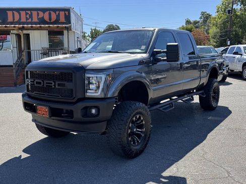 Used 2015 Ford F250 XLT w/ XLT Value Package AWD/4WD image 3
