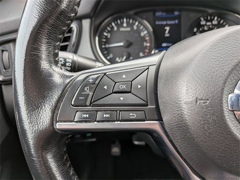 Used 2019 Nissan Rogue SV image 13