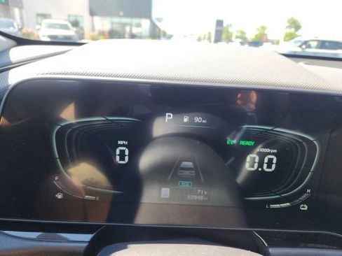 Used 2024 Kia Niro EX Touring FWD image 12