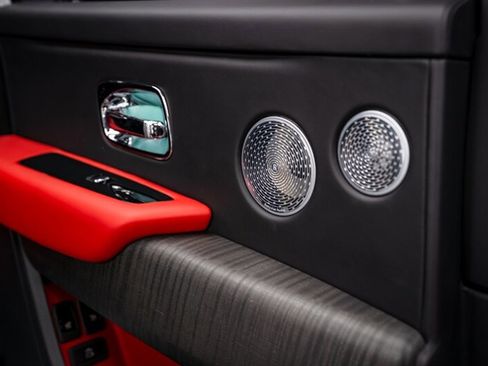 Used 2020 Rolls-Royce Cullinan image 11