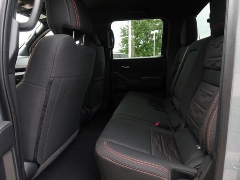 Used 2025 Nissan Frontier Pro-X w/ Pro Convenience Package RWD image 17