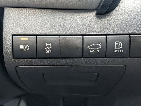 Used 2023 Toyota Camry SE image 18