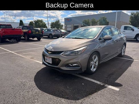 Used 2018 Chevrolet Cruze Premier FWD image 11